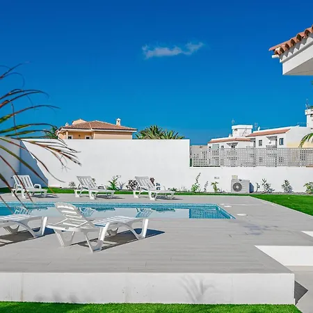 303 Casa Jardin Con Piscina Y Gran Jardin Vila